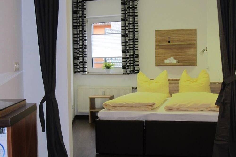 Ganze Wohnung, Zentral gel. Unterkunft City-Apartments Gladenbach / Geschäftsreise / Privat in Gladenbach, Naturpark Lahn-Dill-Bergland
