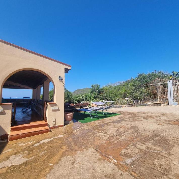 Gîte pour 4 personnes, avec jardin et vue, adapté aux familles à Ustica - 4
