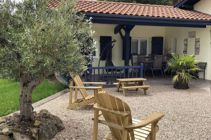Gîte pour 5 personnes, avec jacuzzi ainsi que terrasse et jardin