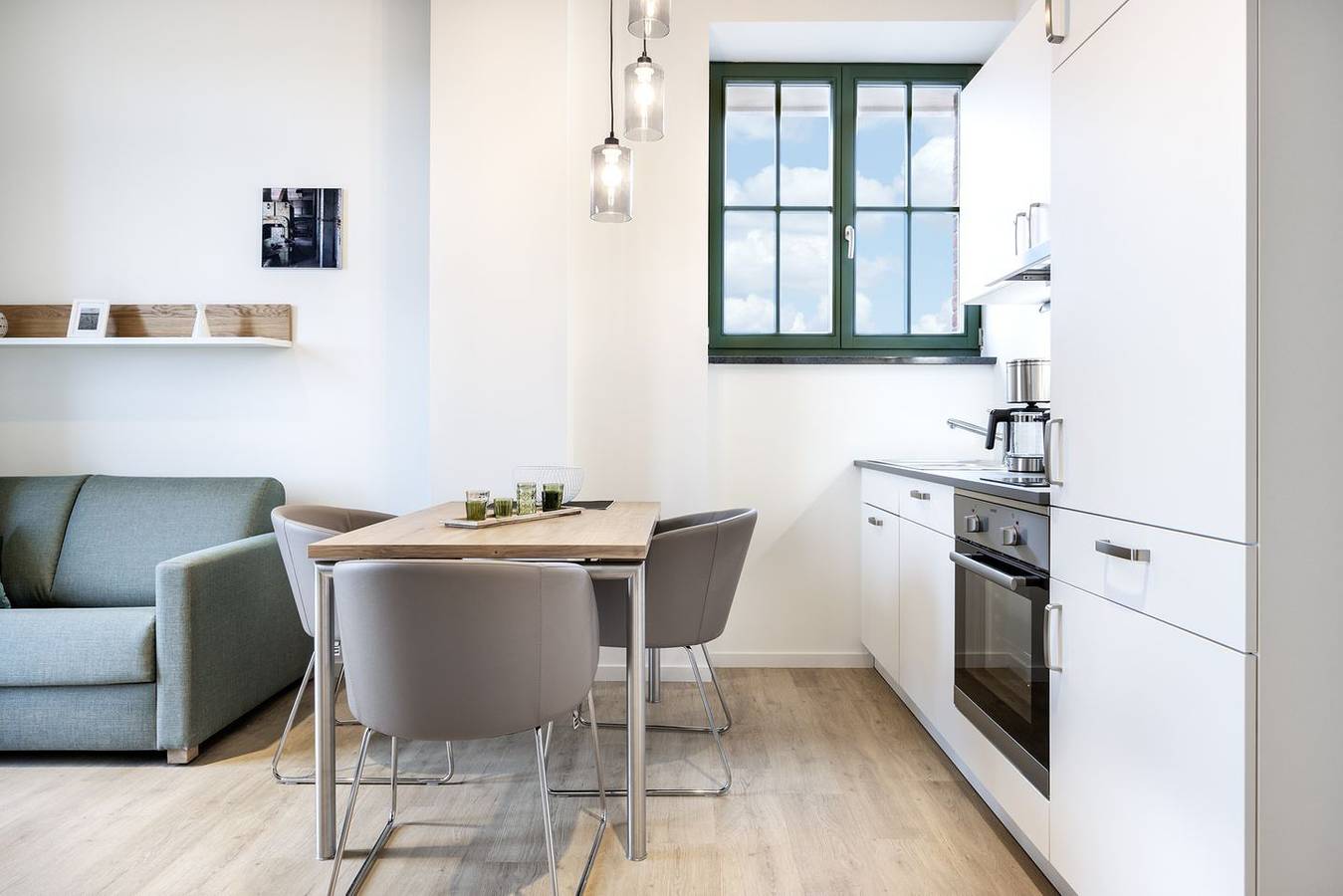 Ganze Wohnung, Schickes Apartment mit Balkon in erstklassiger Lage im Hafen inkl. Saunanutzung in Wismar, Nordwestmecklenburg (Wismar und Umgebung)