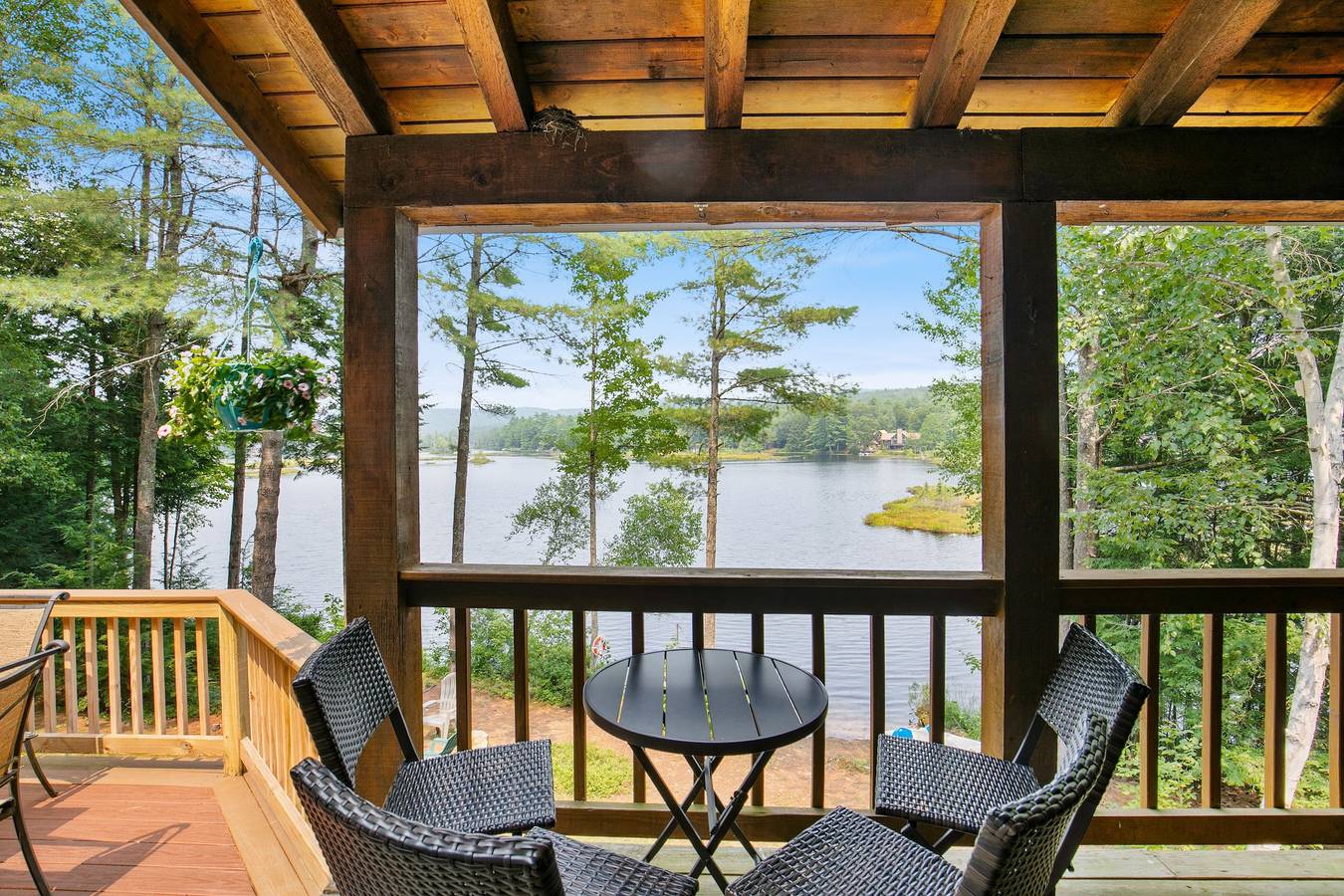 Private Lakefront - Luxury Log House in Sanbornton, Belknap County