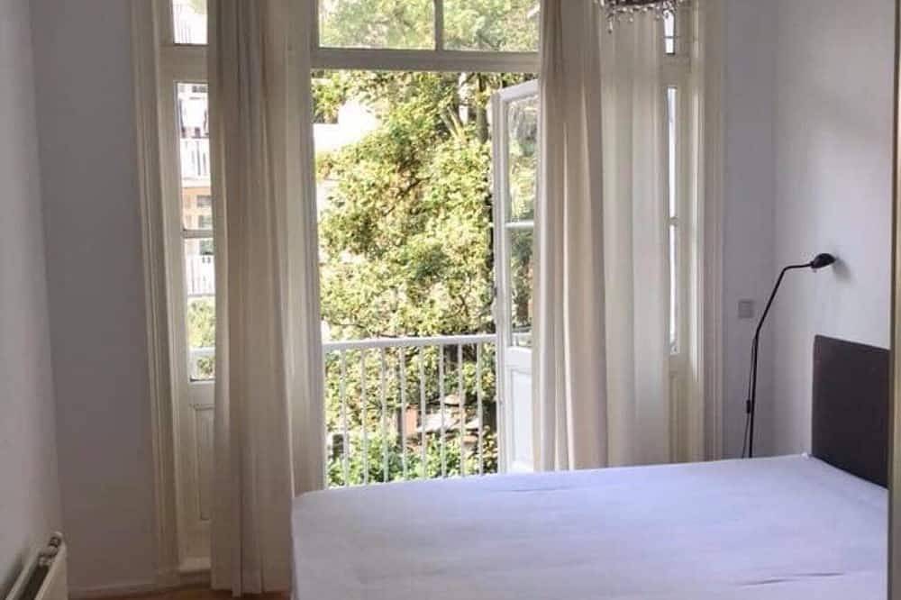 Appartement entier, Une chambre de deux personnes dans un joli appartement sur Rochefort in Rochefort-sur-Loire, Région d'Angers