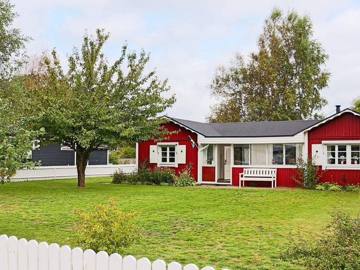 Ferienhaus für 4 Personen, mit Terrasse und Garten in Mellbystrand