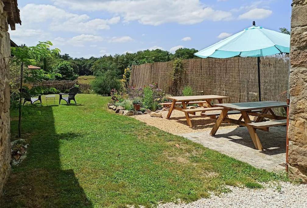 Three-Bedroom House in Oradour-sur-Glane, Région de Rochechouart