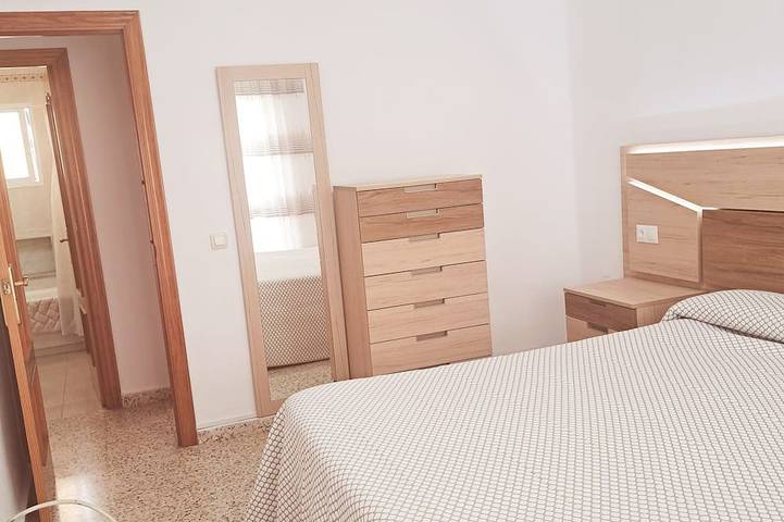 Casa Adosada Con Patios, BBQ, WIFI Gratuito Y Parking A 5' A Pie De La Playa in Nerja Centre, Nerja