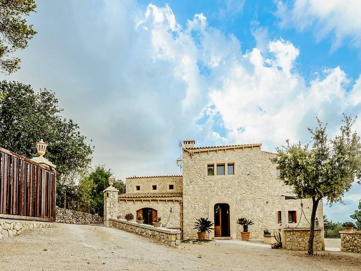 Ferienhaus für 6 Personen, mit Terrasse und Garten sowie Pool in Lloret de Vistalegre