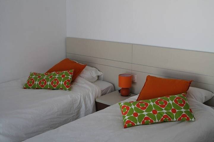 Entire apartment, Modern 2 bedroom apartment with swimming pool 800 from the beach in La Zenia, Orihuela