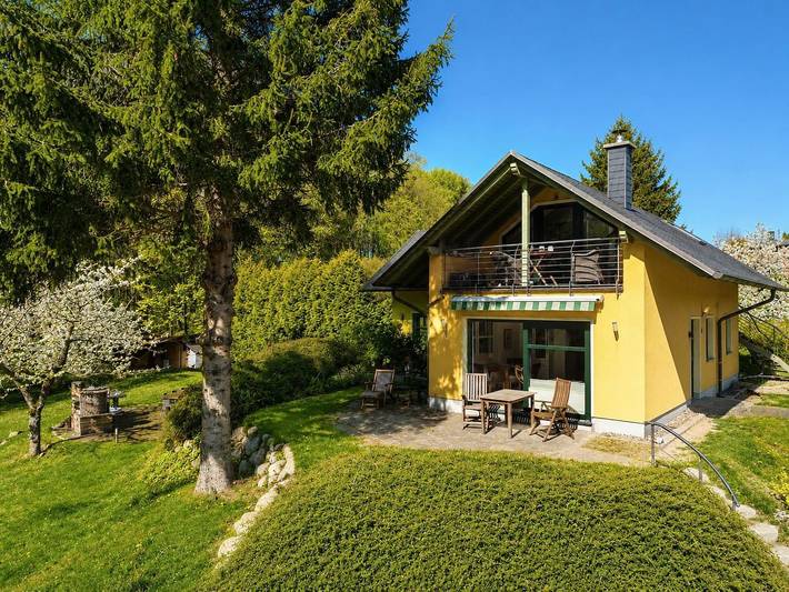 Ferienwohnung für 3 Personen, mit Terrasse und Garten sowie Ausblick in Lohme - 2