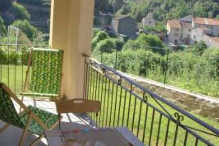 Gîte pour 3 personnes, avec Terrasse et Jardin à Santa-Lucia-di-Mercurio