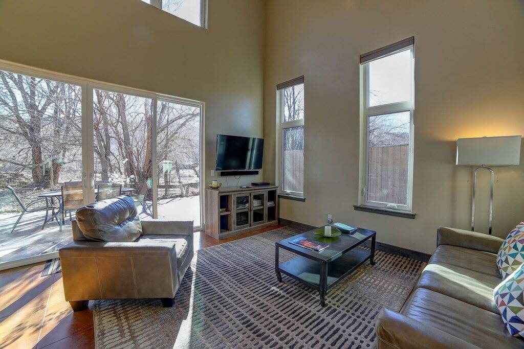 3B / 2B Modern Downtown Moab Townhouse - Kostenlose Reinigung und Wifi in Moab, Arches-Nationalpark