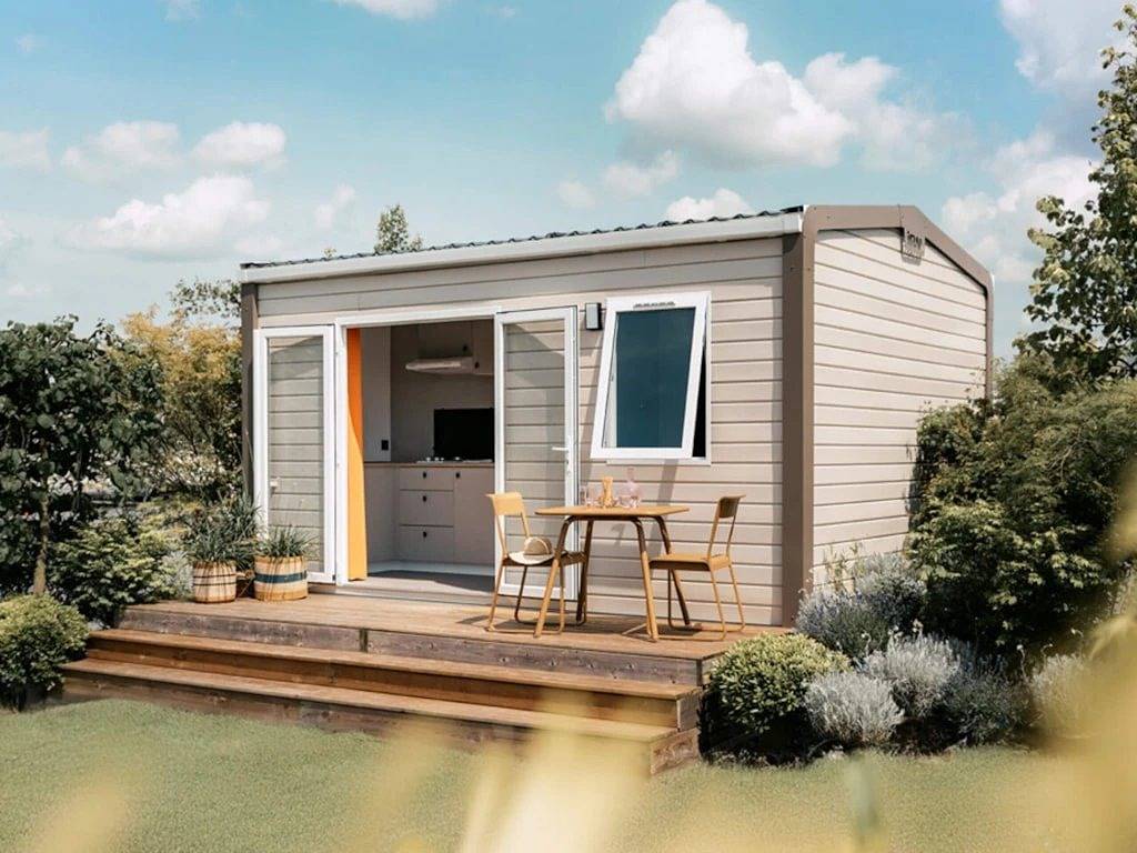 Zecamping 4* 3km plage piscine chauffée locatif Tv clim 18m2 in Canet-en-Roussillon, Côte d'Améthyste