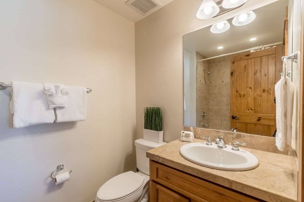 Ganze Wohnung, Waterside Village C | On The River | Prime Location | Downtown Steamboat in Steamboat Springs, Medicine Bow-Routt Nationalwald