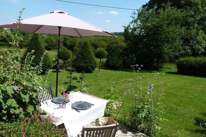 Location de vacances pour 2 personnes, avec jardin à Saint-Étienne-en-Coglès