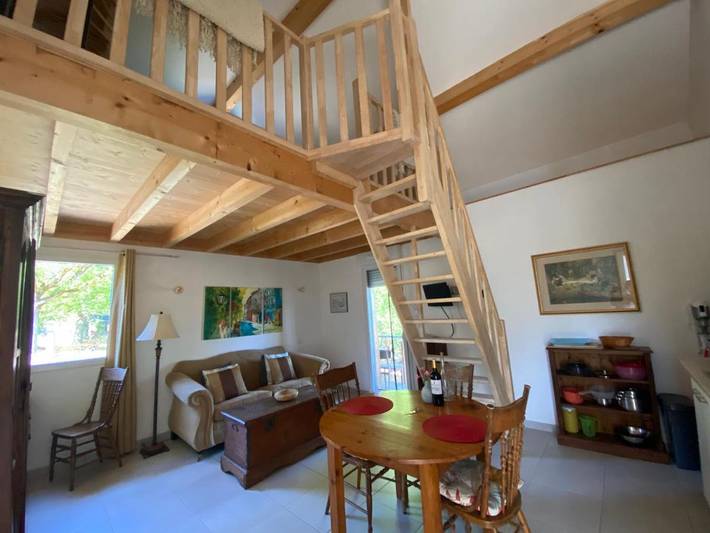 Location de vacances pour 2 personnes, avec vue et jardin à Valojoulx