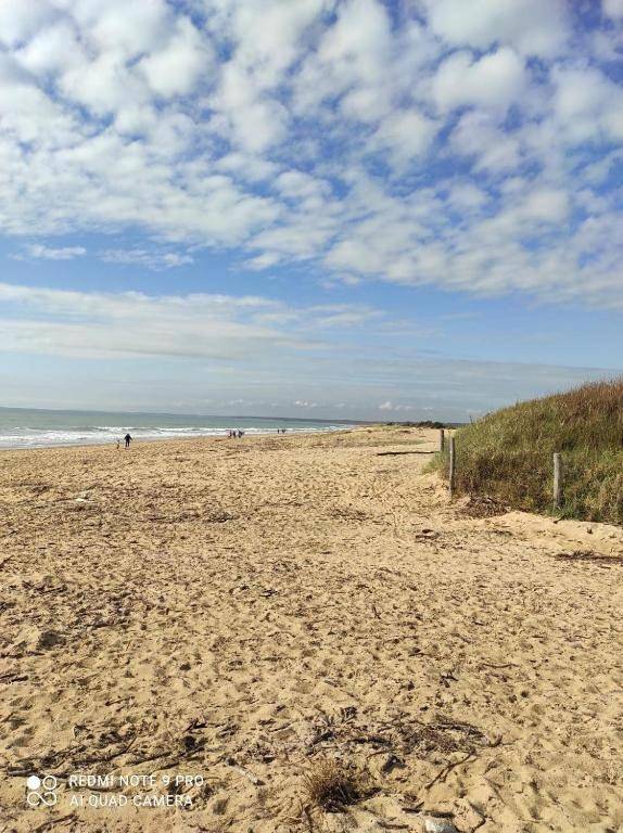 Double Room with Private Bathroom in Le Grand-Village-Plage, Côte de Beauté