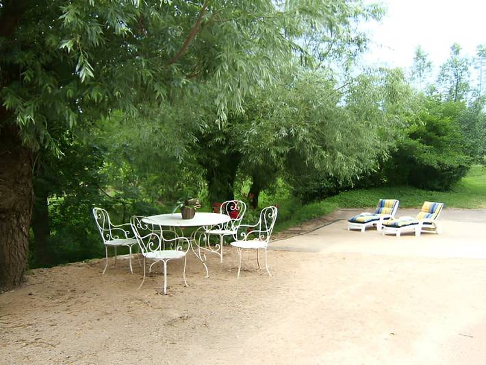 Gîte pour 3 personnes, avec jardin dans Rhône - 2
