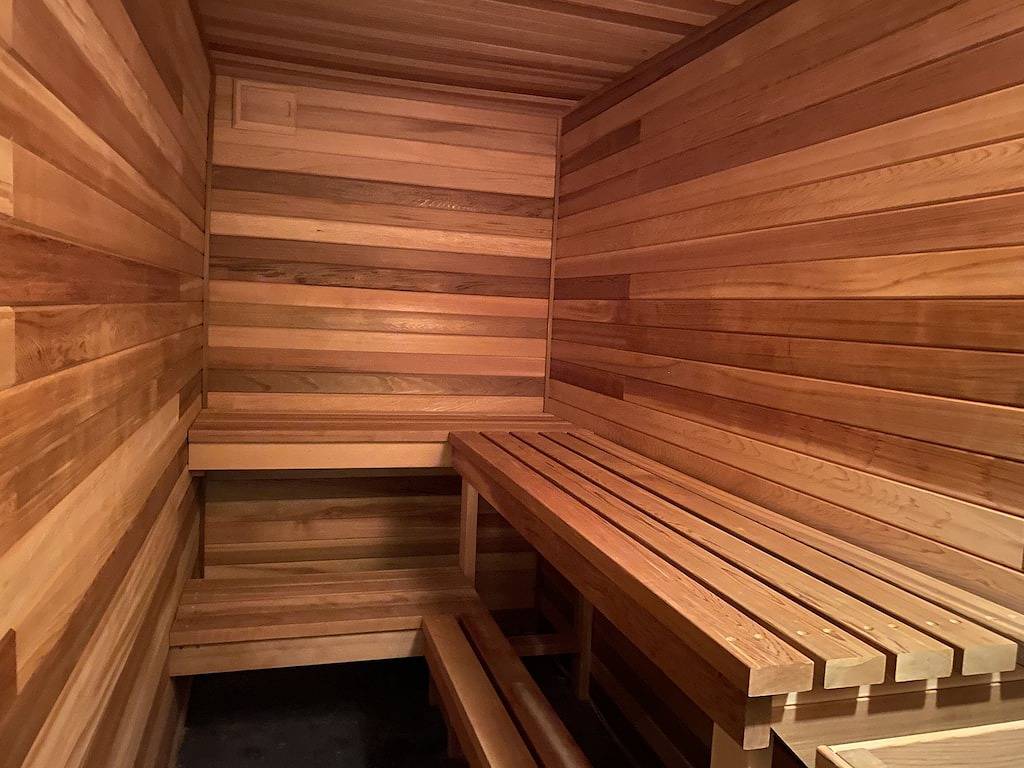 Luxury Minot Oceanfront • Dog Friendly • Hot Tub • 5Br • Families & Groups in Scituate, Massachusetts