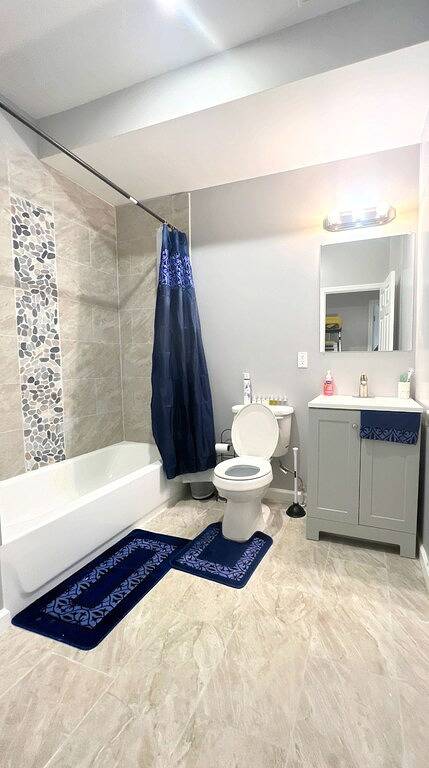 The Luxe Landing w/Pool Table, Free Parking ,Self check-in and Wifi in East Orange, Essex County (NJ)