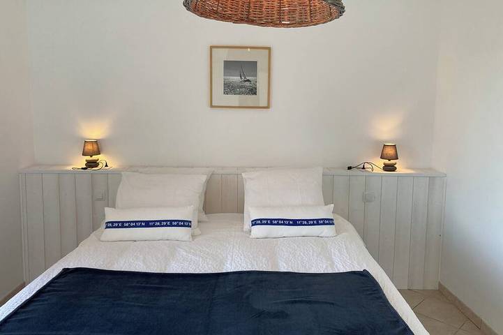 Location de vacances pour 14 personnes, avec terrasse et jardin, animaux acceptés à Lanmodez - 2