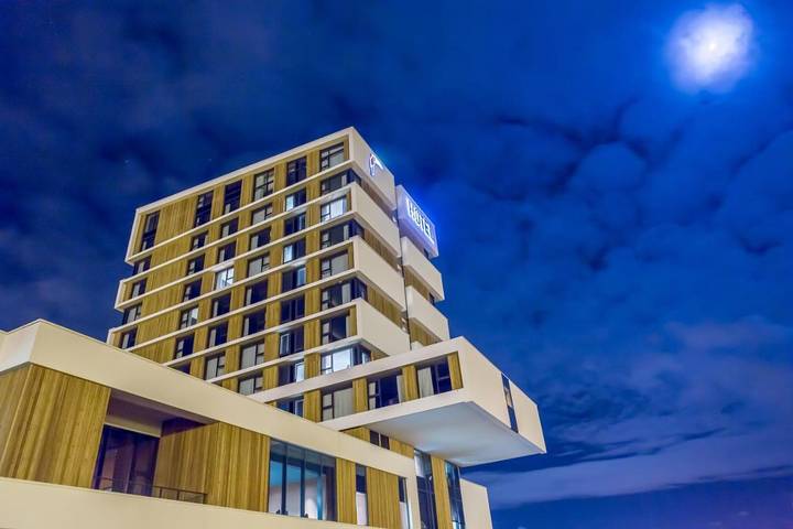 Hôtel pour 2 personnes, avec Terrasse et Jacuzzi ainsi que Jardin et Piscine