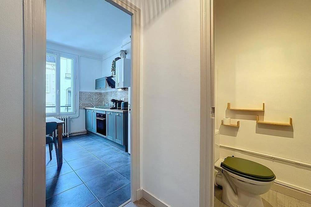 Entire apartment, Le 2-F2 historic center in Montluçon, Montluçon region