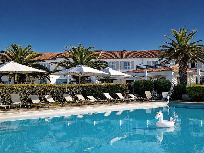 Hôtel pour 2 personnes, avec Jacuzzi et Terrasse ainsi que Jardin et Bassin pour enfant à Ars-en-Ré
