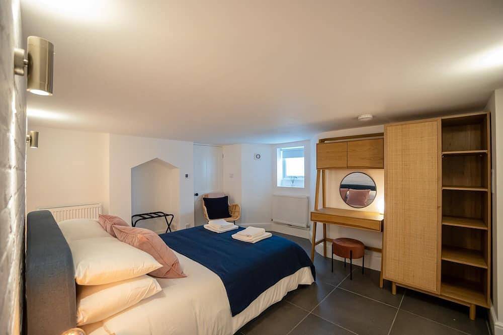 Hereford – Clifton Villa: Stylish Home Near Centre, Sleeps 6 in Hereford, Herefordshire