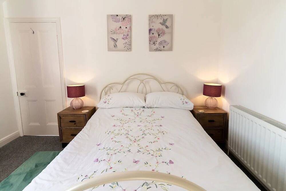 5 Star Cottages (Sleeps 16), Amazing Sea & Mountain Views in Borth-y-Gest, Snowdonia