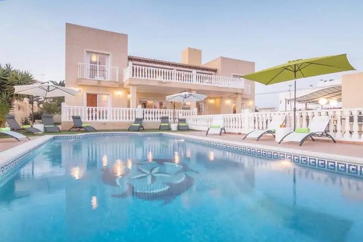 Villa für 10 Personen, mit Garten - 1