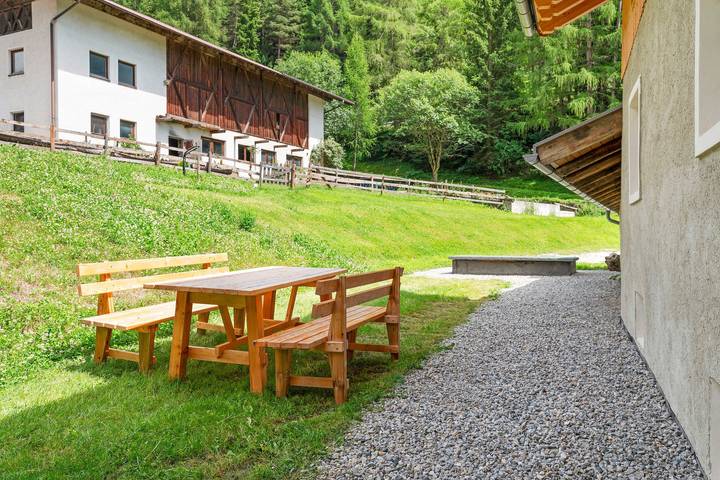 Appartamento intero, Appartamento 'Laimbruchhof Annelies' con vista montagna, giardino privato e Wi-Fi in Val di Vizze, Alpi della Zillertal