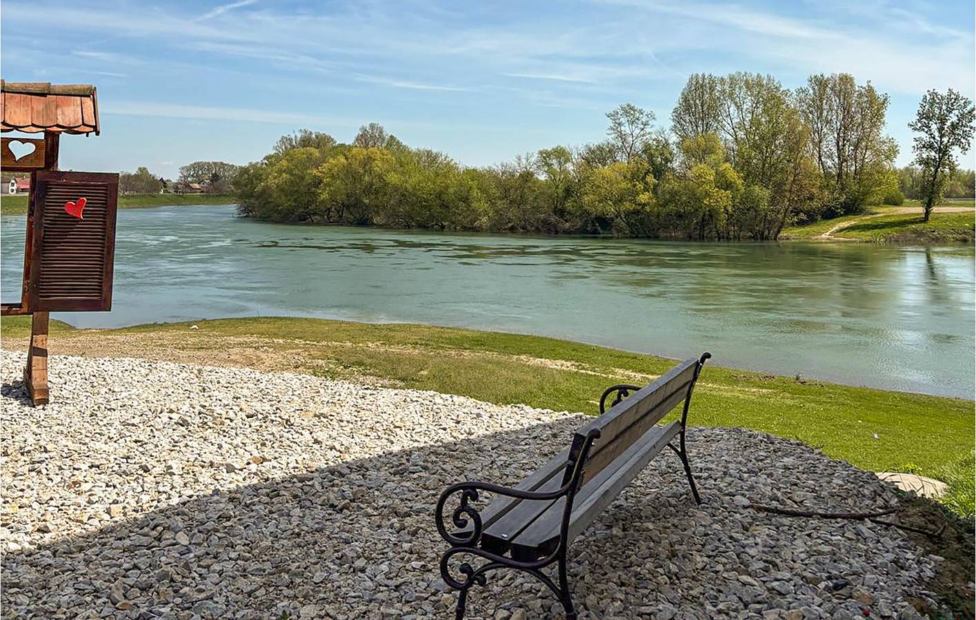 Charmante Ferienwohnung: 900 m zum Strand, WLAN, Terrasse und Parkplatz inklusive in Zagreb und Umgebung