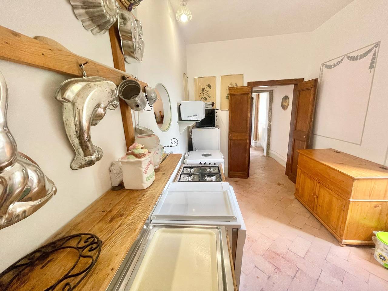 Adam House, exclusive Pool, outstanding views, vast garden, aircon, sleeps 8 in Spoleto, Perugia Province