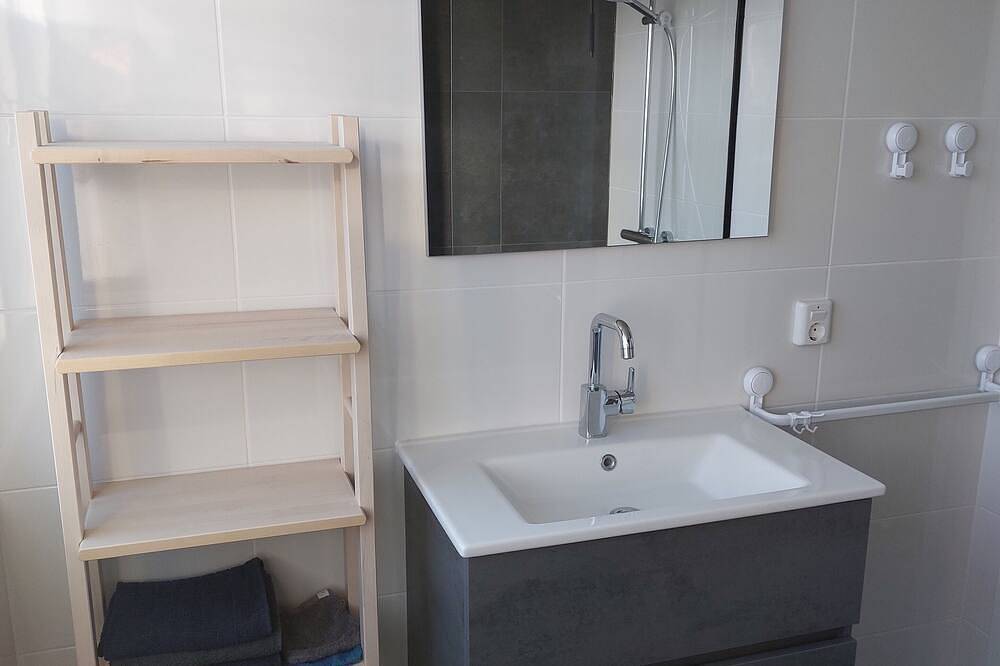 Luxus Ferienwohnung für 5 Personen in Strandnahe, umzäunten Garten, Pool. in Noord-Holland - Nordseeküste