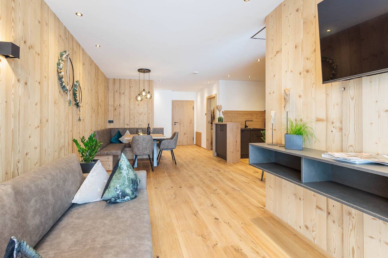 Apartamento entero, Apartamento vacacional 'Mountain Suite Nº102' con vistas a la montaña, balcón y Wi-Fi in Großarl, Ski Amadé