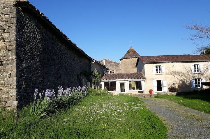 Location de vacances pour 8 personnes, avec Jardin dans Béceleuf