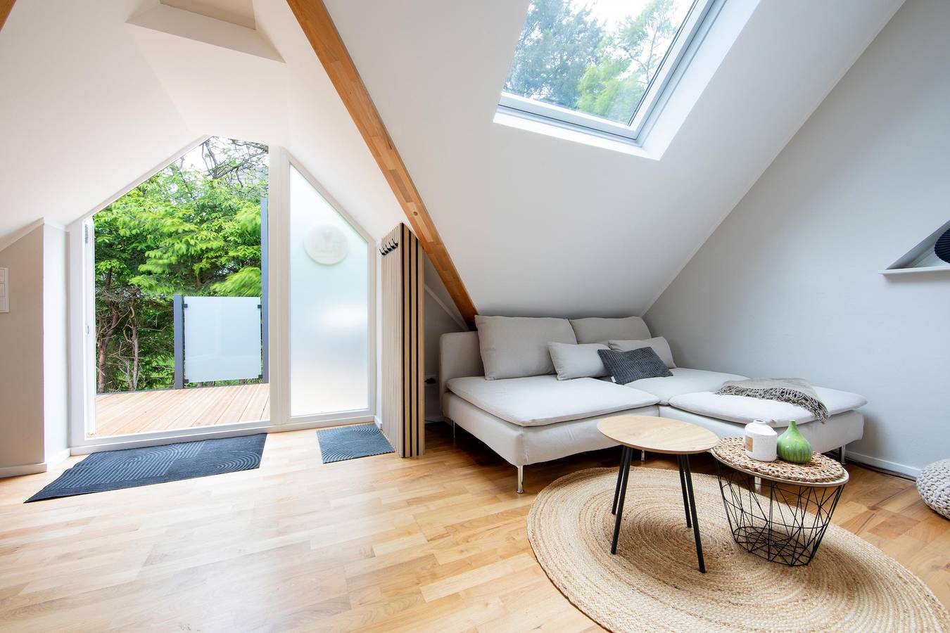 Ganze Ferienwohnung, Gemütliches 2-Bett-Appartment mit Sonnenterrasse in Gillenfeld, Vulkaneifel