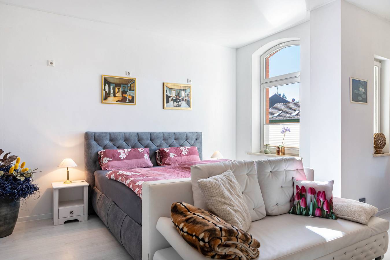 Ganze Wohnung, Ferienwohnung 'Vogelnest Hochzeitssuite' mit Gemeinschaftspool, gemeinsamer Terrasse und Wi-Fi in Mühlhausen, Unstrut-Hainich-Kreis