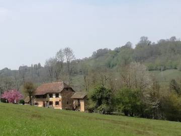 Cottage pour 2 personnes, avec jardin, animaux acceptés à Saint-Genix-sur-Guiers