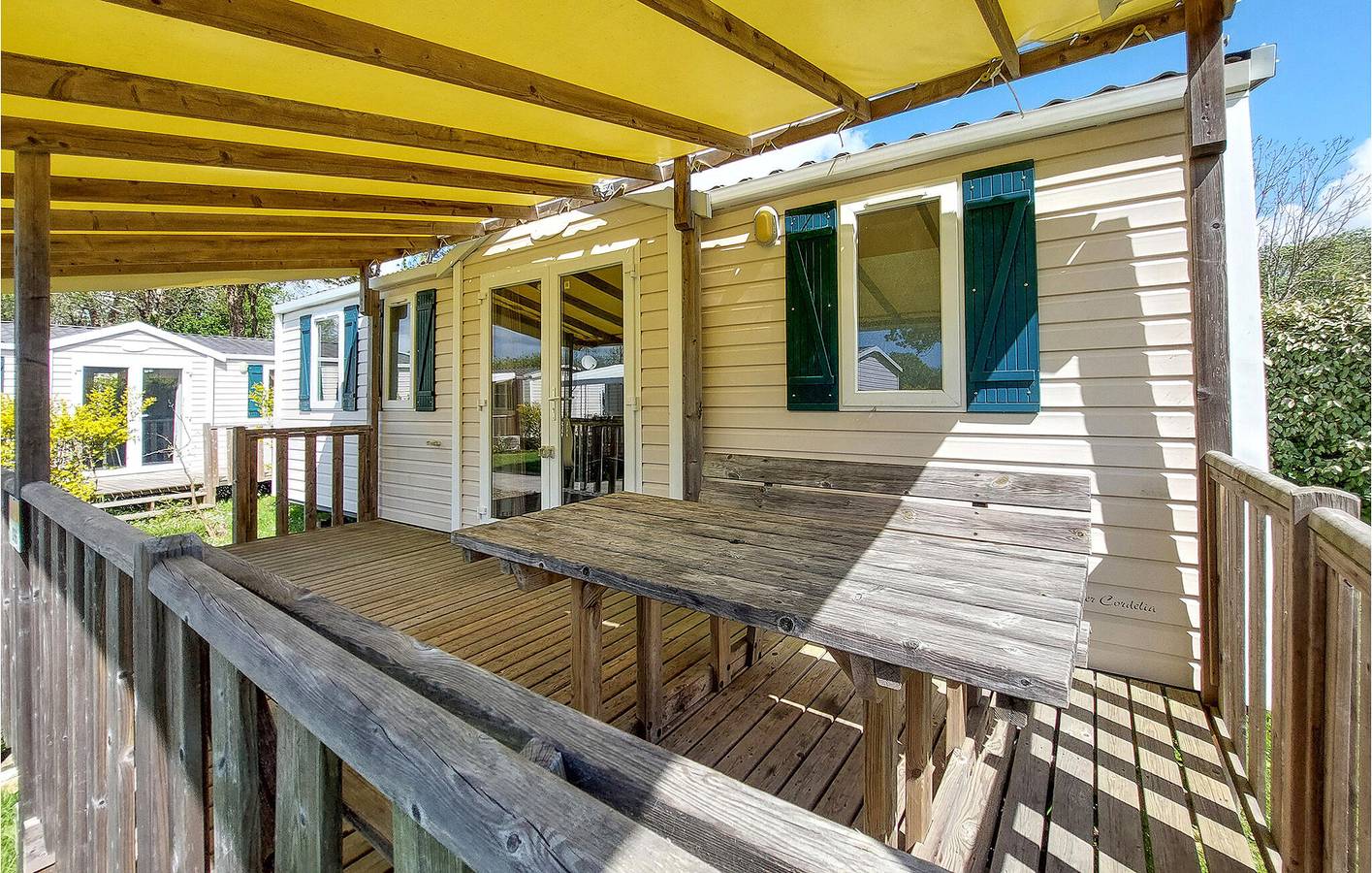 Mobil-home confortable près de la plage, avec piscine et jardin in Saint-Georges-de-Didonne, Côte de Beauté