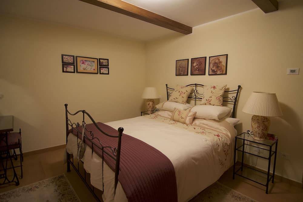 A detached holiday hideaway for 2 with private 12m x 4m pool & stunning views. in Palombaro, Majella National Park