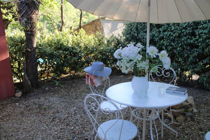 Location de vacances pour 2 personnes, avec jacuzzi ainsi que jardin et piscine à Forcalqueiret - 2