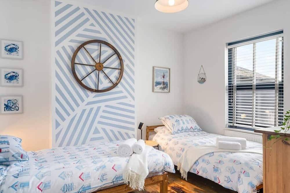 Stylish House w/ Free Parking, Nr Exeter Centre in Exeter, Devon