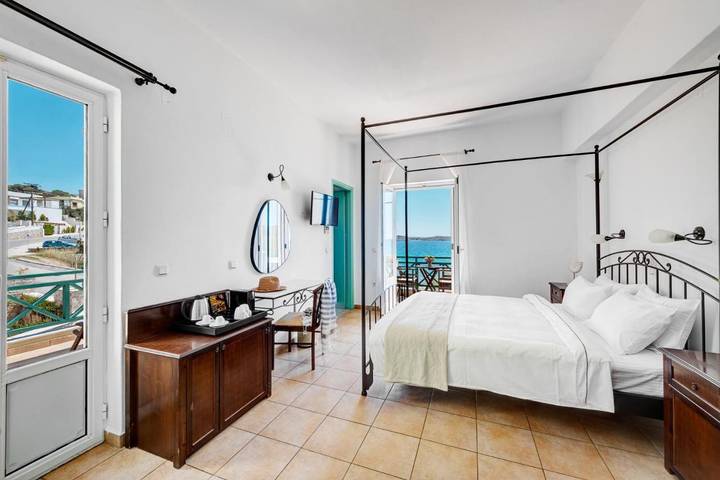 Hôtel pour 2 personnes, avec Balcon ainsi que Terrasse et Vue dans Finikas - 3