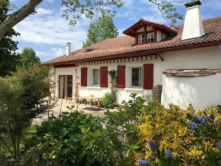 Gîte pour 4 personnes, avec Terrasse et Jardin