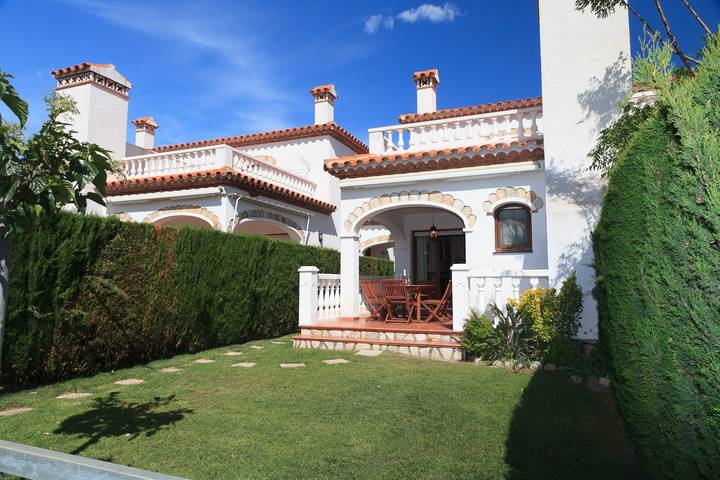 Ferienhaus für 8 Personen, mit Pool und Terrasse sowie Garten, mit Haustier in Mont-roig del Camp - 4