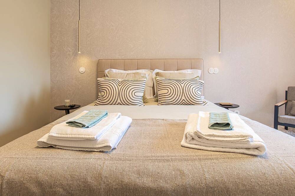 Ganze Wohnung, Deluxe 2Bdr Apartment in Carcavelos by Lovelystay in Carcavelos e Parede, Costa de Lisboa