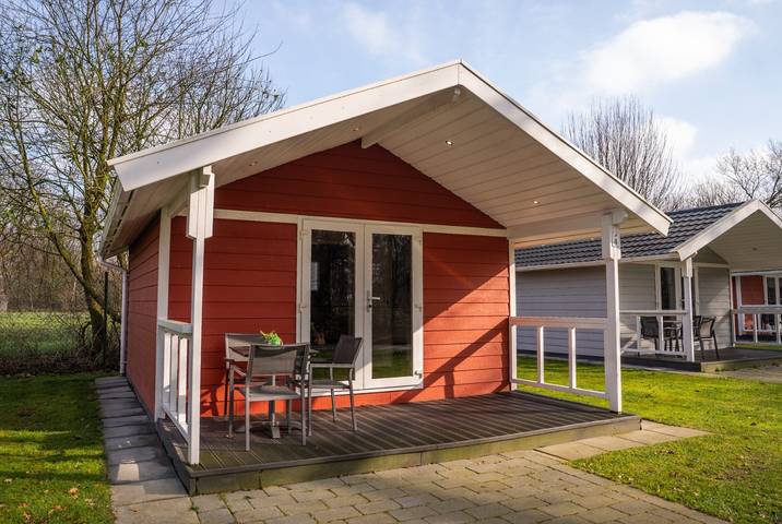 Vakantiepark voor 3 personen, with Balkon/Terras and Terras as well as Tuin and Zwembad in Noord-Brabant