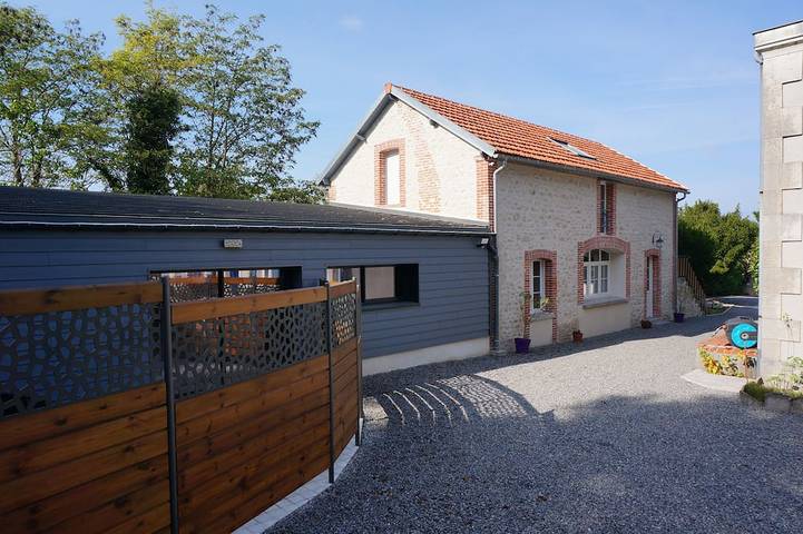 Location de vacances pour 6 personnes, avec Jacuzzi et Terrasse ainsi que Jardin et Sauna à Saint-Florent-sur-Cher