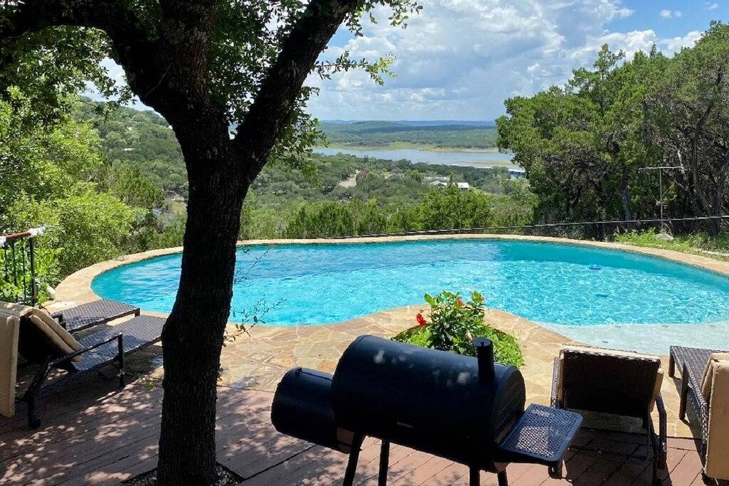 Secluded Retreat w/Private Pool, Epic Views, Room for the whole family! in Lago Vista, Lake Travis