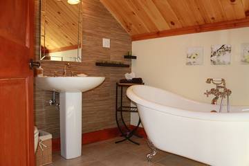 Cabin Rentals And Lodges for 8 Guests in Quebec, Canada, Picture 3